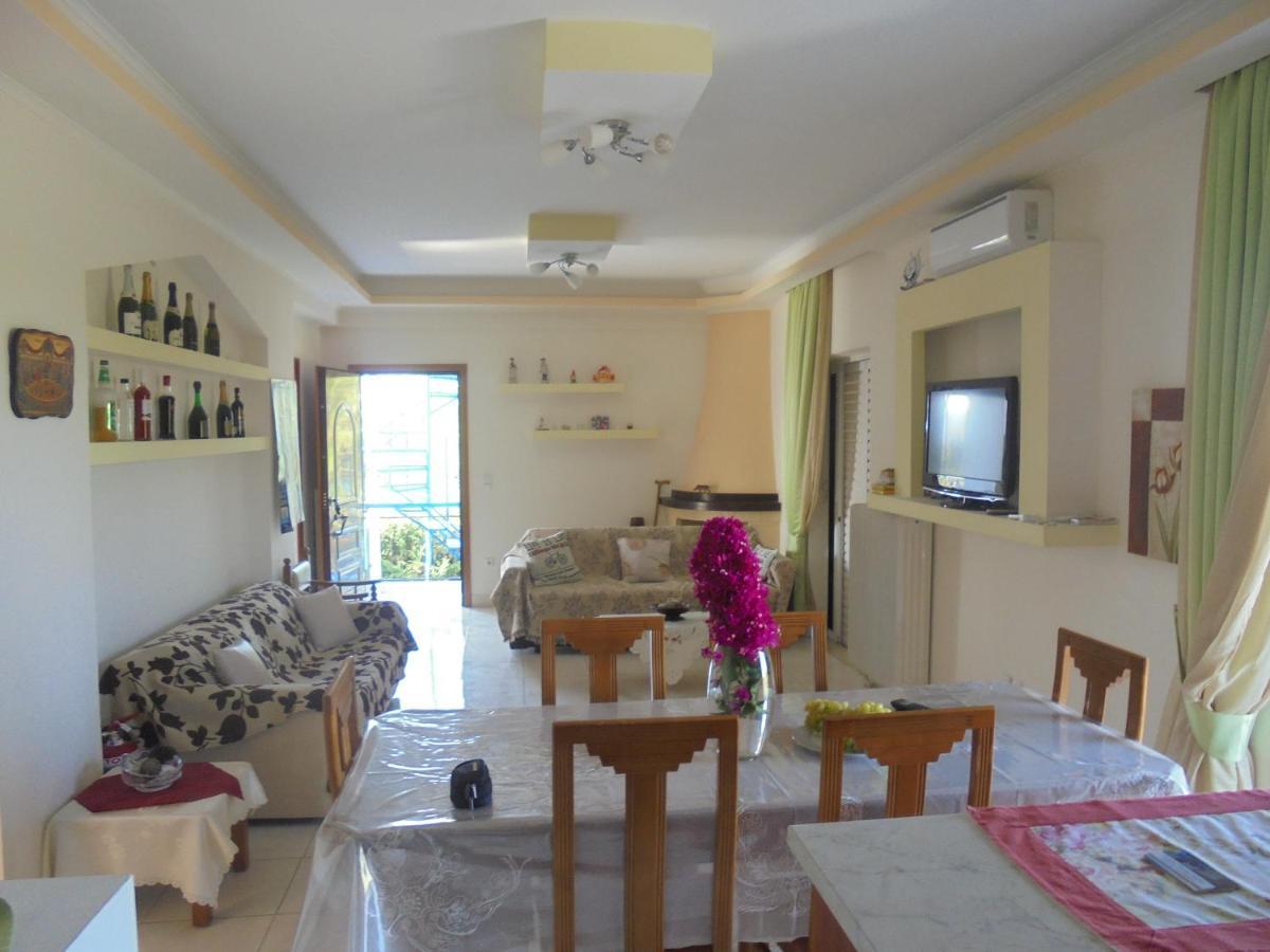 Апартаменты Kostas Family House Като-Ассос Экстерьер фото