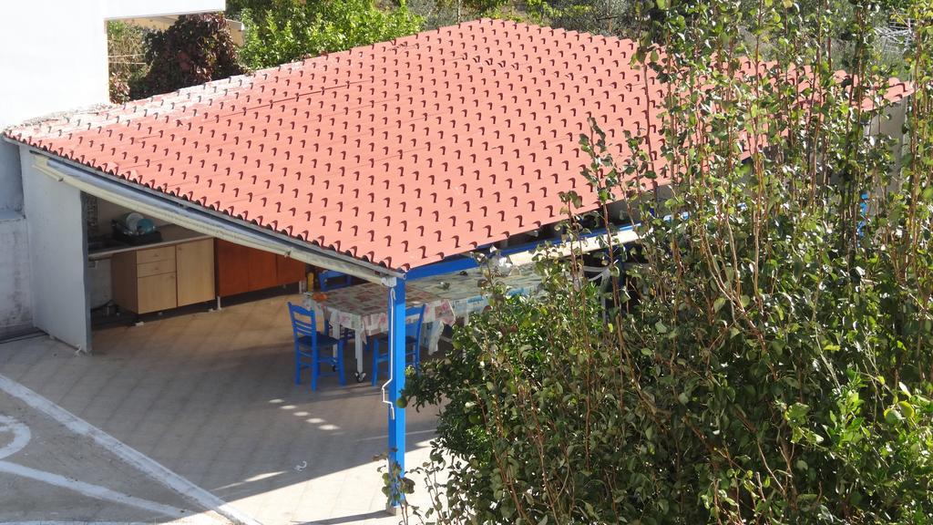 Апартаменты Kostas Family House Като-Ассос Экстерьер фото