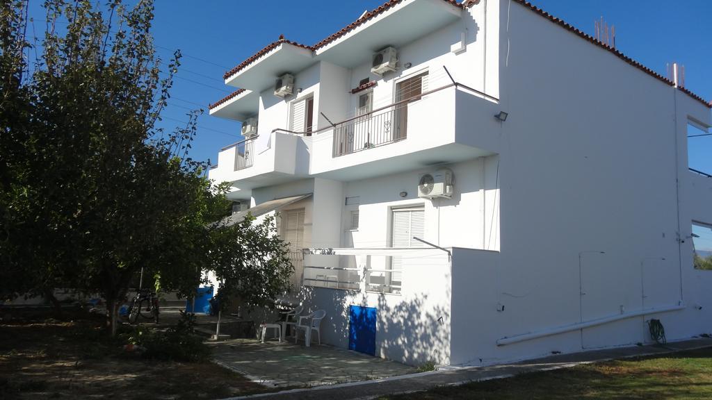 Апартаменты Kostas Family House Като-Ассос Экстерьер фото