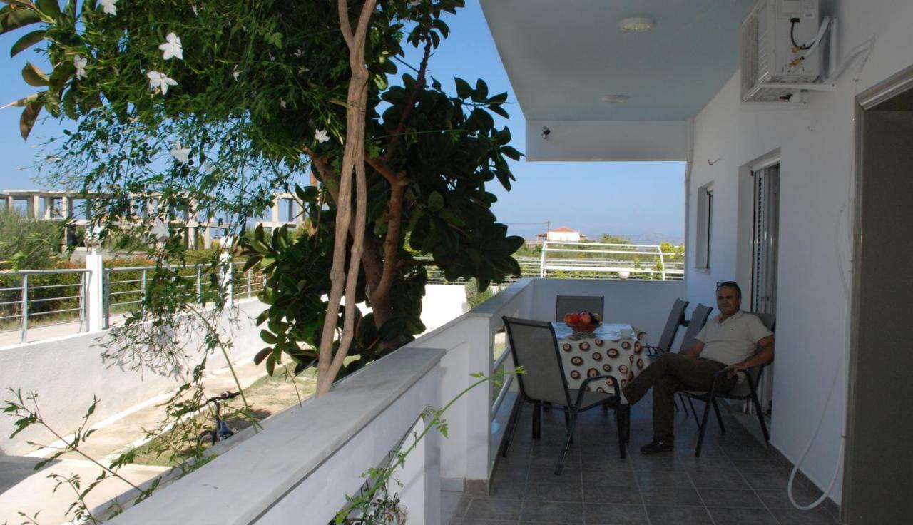 Апартаменты Kostas Family House Като-Ассос Экстерьер фото