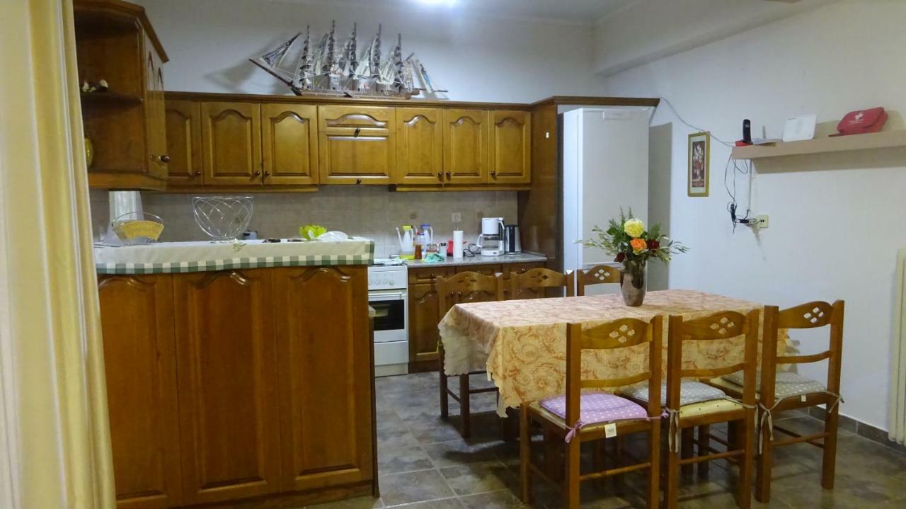 Апартаменты Kostas Family House Като-Ассос Экстерьер фото
